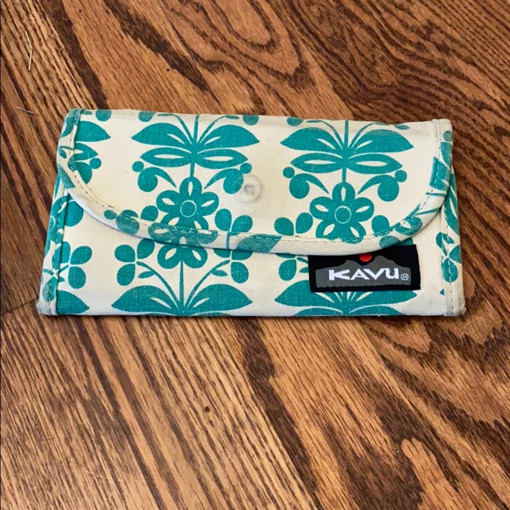 Kavu trifold wallet